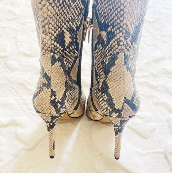 Sexy Chic Snake Embossed Vince Camuto Leather Boots - Picture 10 of 12